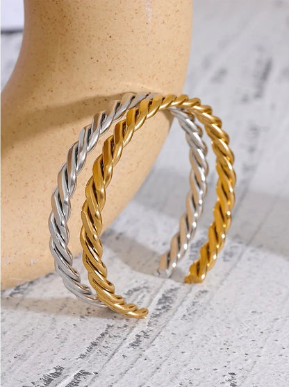 CLASSIC CHAIN CUFF