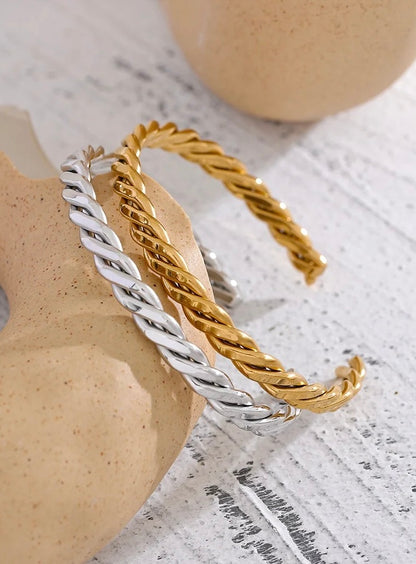 CLASSIC CHAIN CUFF