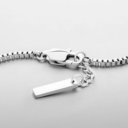 MINIMALIST BOX CHAIN